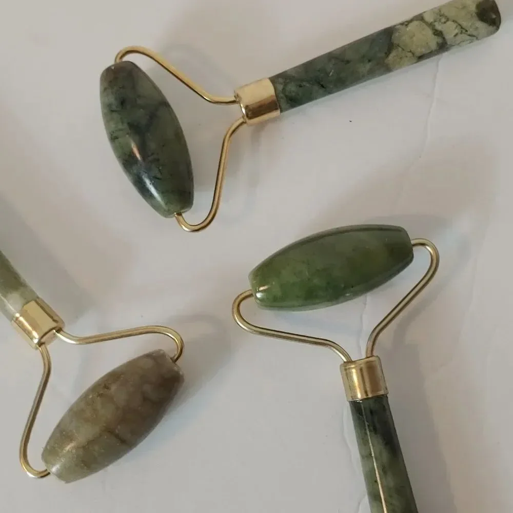 NWT Jade Stone‎ Facial Roller Skincare Eye Face Massage Tool Natural Stone